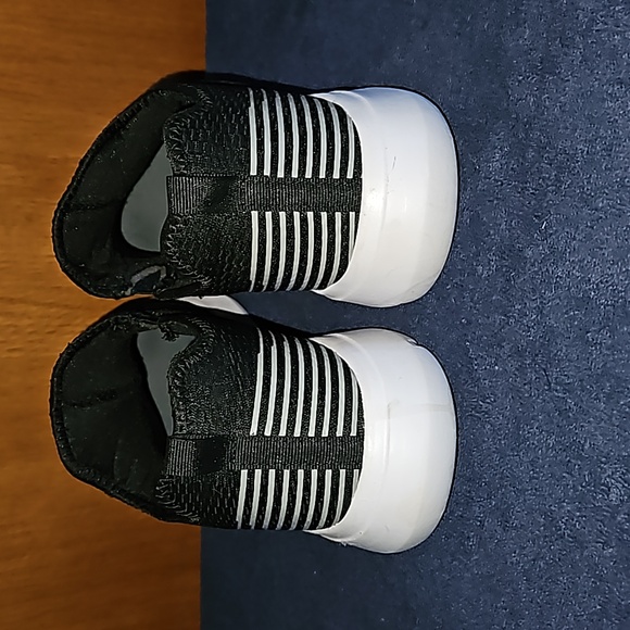 Men's Athletic Works Slip On Athletic Shoes - Size 10.5 - Picture 3 of 8